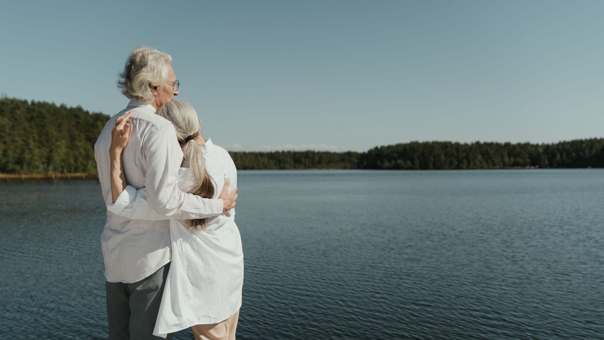 Beat the Summer Heat: 8 Warm-Weather Comfort Tips for Seniors